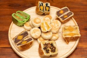 mâm bánh Pía Ngũ sắc